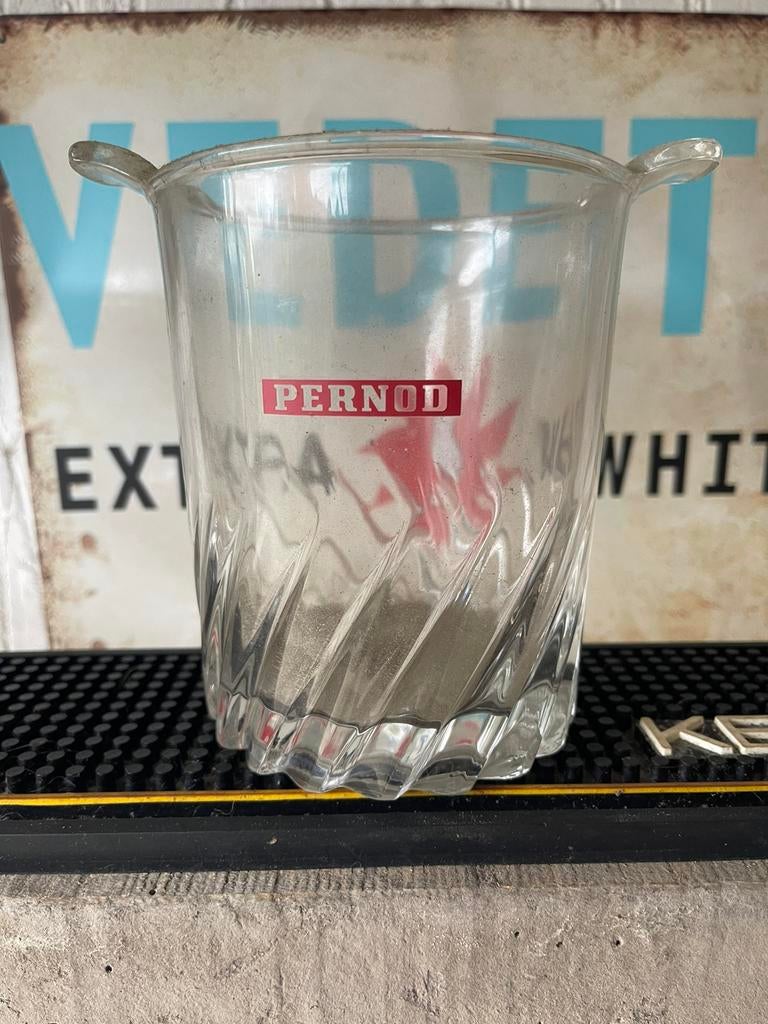 Pernod ijsemmer, Ophalen