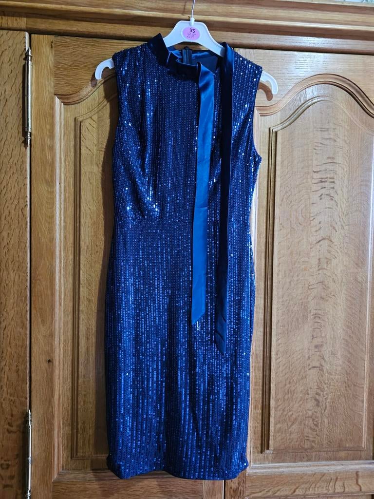 Robe à paillettes femme taille 36 S, Vêtements | Femmes, Enlèvement, Taille 36 (S)