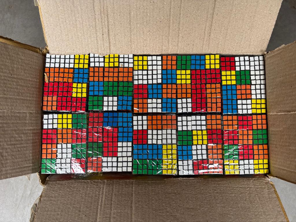 Doos met 1200 Magic Cubes (3cm), Hobby en Vrije tijd, Overige Hobby en Vrije tijd, Nieuw, Ophalen of Verzenden