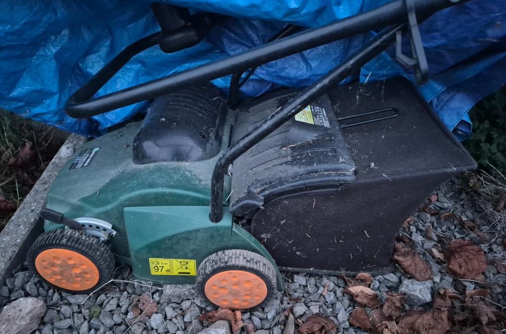 Scarificateur Elem Garden Technic 1300w, Jardin & Terrasse, Tondeuses à gazon, Démarrage électrique, 30 à 39 cm, Enlèvement, Utilisé