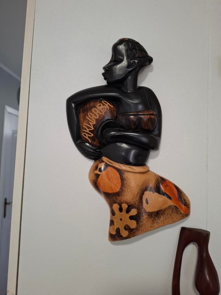 Wandkaart vrouw keramiek hout handwerk afric, Antiek en Kunst, Ophalen, Art deco, Buste, Handgemaakt