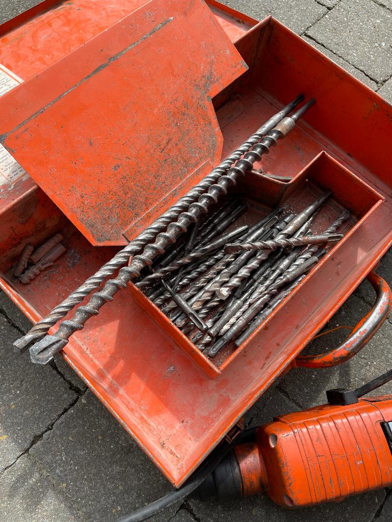 Boorhamer Spit325 boormachine, Doe-het-zelf en Bouw, Gereedschap | Boormachines, Ophalen, Gebruikt, Boor- en Schroefmachine, Klopboormechanisme