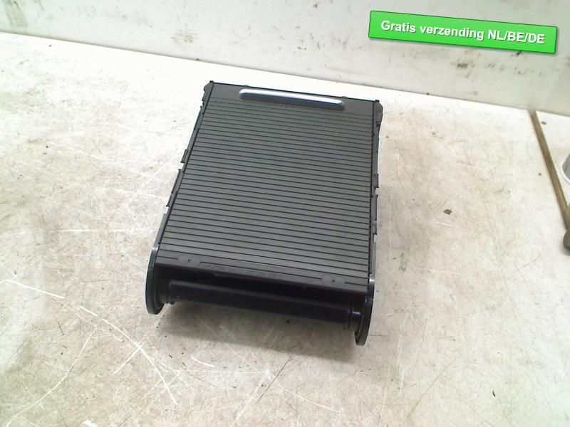 BEKERHOUDER Volkswagen CC (358) (3C0858329H), Auto-onderdelen, Gebruikt, De Bloemendaal 21 21
5221 EB  'S HERTOGENBOSCH, NL, Info@123Parts.nl