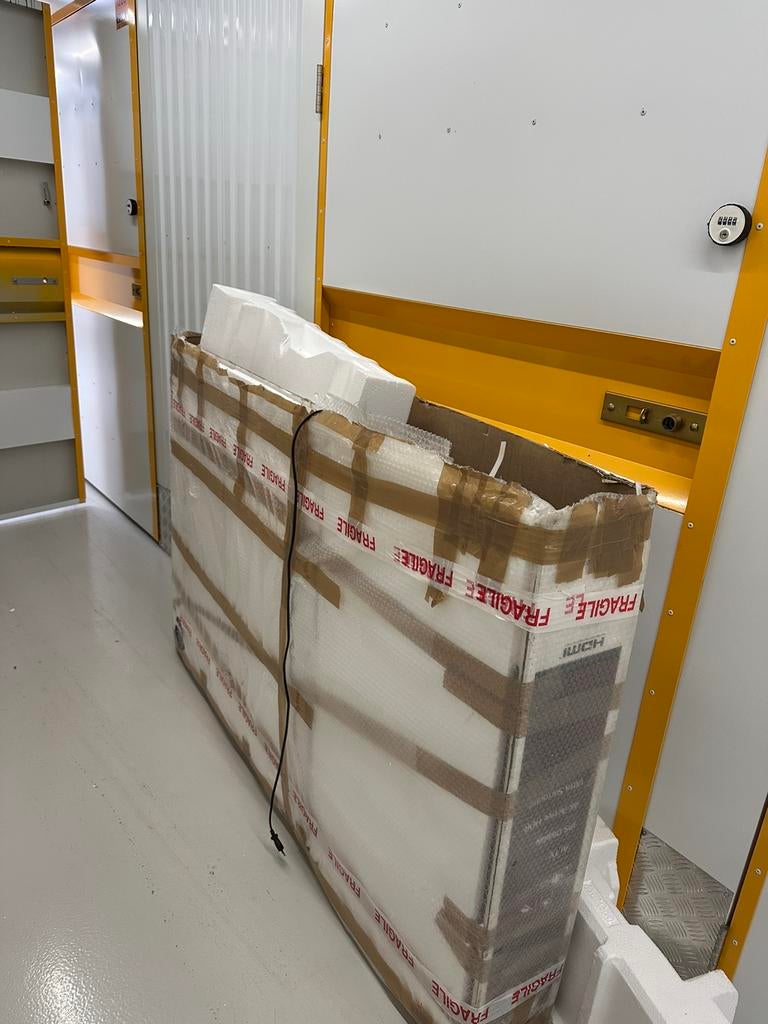 Opruiming opslagbox / Meubels / Elektronica, Audio, Tv en Foto, Ophalen, Zo goed als nieuw, LED