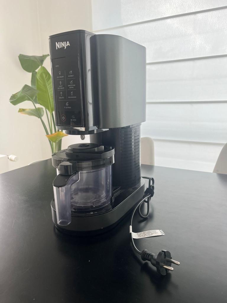 Ninja 7-in-1 IJsmachine, Elektronische apparatuur, Ophalen, Zo goed als nieuw, Zelfvriezend