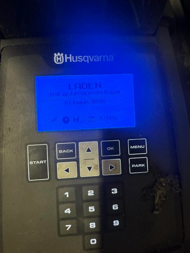 Husqvarna Automower 430X/330X voor onderdelen Moederbord OK!, Ophalen, Gebruikt, Meer dan 25 cm, Bestuurbaar via app