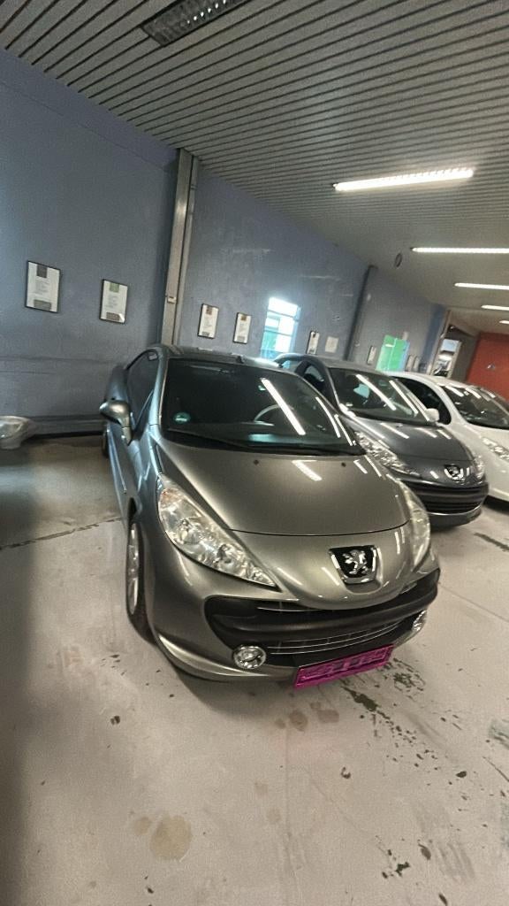 Peugeot 207 met keuring verkoop en garantie, Auto's, Voorwielaandrijving, Zwart, 4 cilinders, 1600 cc