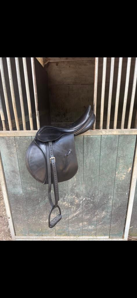 Vzh/spring zadel 17,5 inch M boom, Ophalen, Zo goed als nieuw