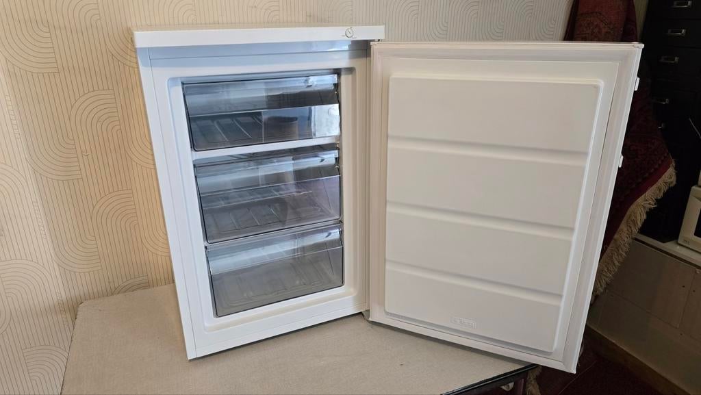 AEG ATB48D1AW DIEPVRIESKAST
Echocheques worden negen dagen g, Elektronische apparatuur, Vriezers en Diepvrieskisten, Vrieskast