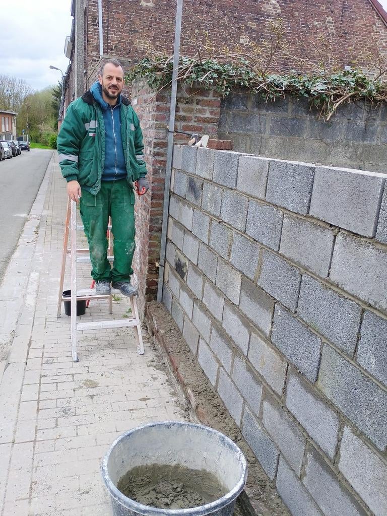 Homme à tout faire, Offres d'emploi
