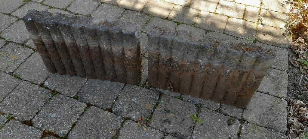 Borders.  100 stuks. L50 cm  X H35 cm x B8 cm., Tuin en Terras, Ophalen, Gebruikt, 25 tot 50 cm, Minder dan 25 cm