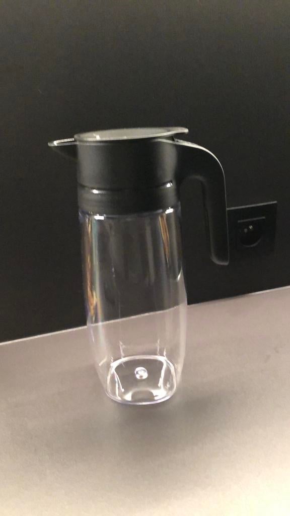 Tupperware schenkkan, Huis en Inrichting, Keuken | Tupperware, Ophalen, Zo goed als nieuw