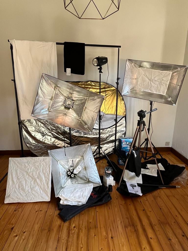 Kit Flash SSK Studio complet de FalconEyes avec accessoires, TV, Hi-fi & Vidéo, Photo | Studio photo & Accessoires, Comme neuf