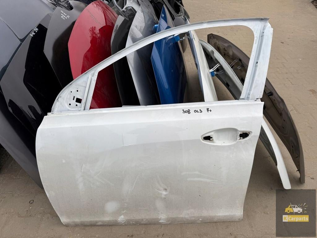 Porte avant gauche Peugeot 308 T9, Autos : Pièces & Accessoires, Taurusavenue 1
2132 LS  Hoofddorp, NL, Contact.group@renault.com