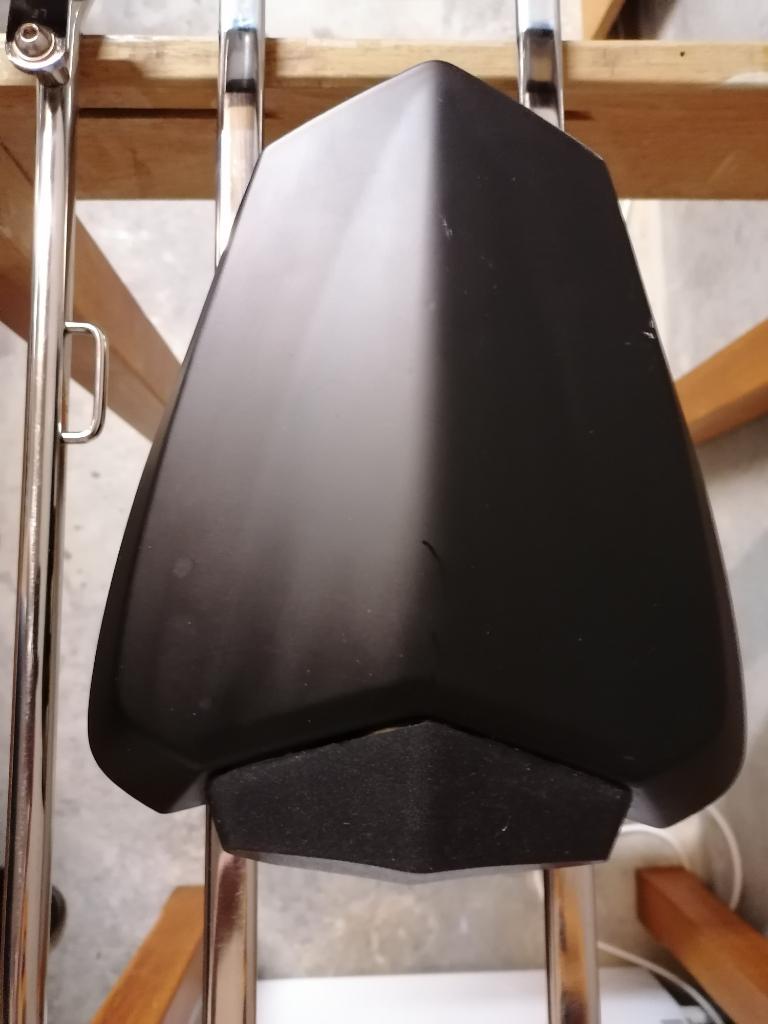 Yamaha r1 2008 - 2012 capot de selle passager en bon état, Enlèvement, Comme neuf