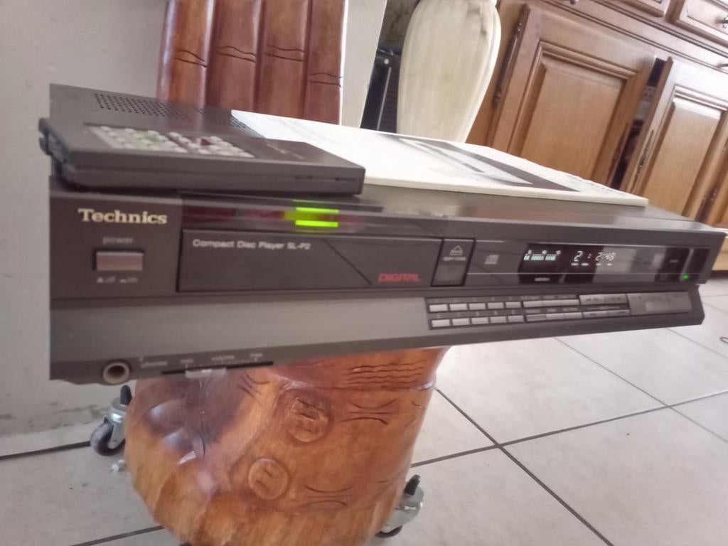 Lecteur CD TECHNICS SL-P2, Audio, Tv en Foto, Cd-spelers, Ophalen of Verzenden, Technics
