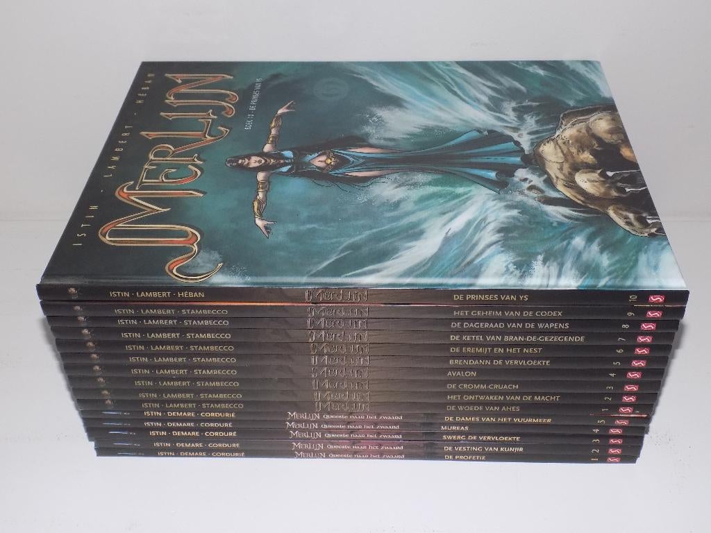 Merlijn ~ Complete serie HC''s 1 t/m 10 + Queeste 1 t/m 5, Livres, Série complète ou Série, Enlèvement ou Envoi, Comme neuf