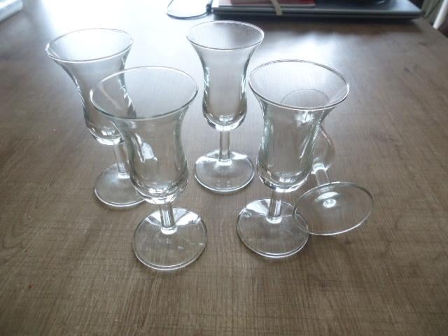 5 jeneverglaasjes, Verzamelen, Glas en Drinkglazen, Ophalen, Zo goed als nieuw, Borrel- of Shotglas