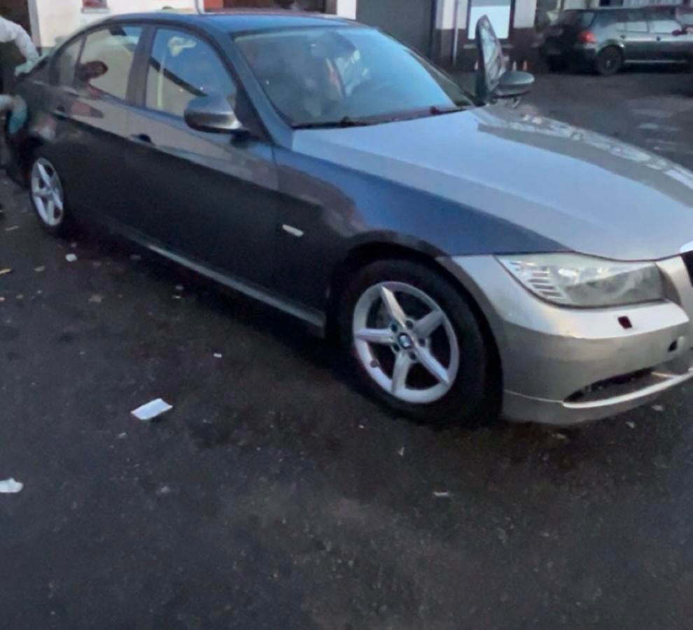 BMW 320D DEALER/EXPORT, Euro 5, Achterwielaandrijving, 1995 cc, Zwart