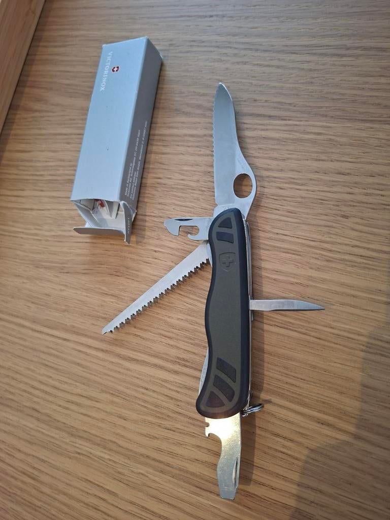 Victorinox soldier, Caravans en Kamperen, Kampeergereedschap, Ophalen