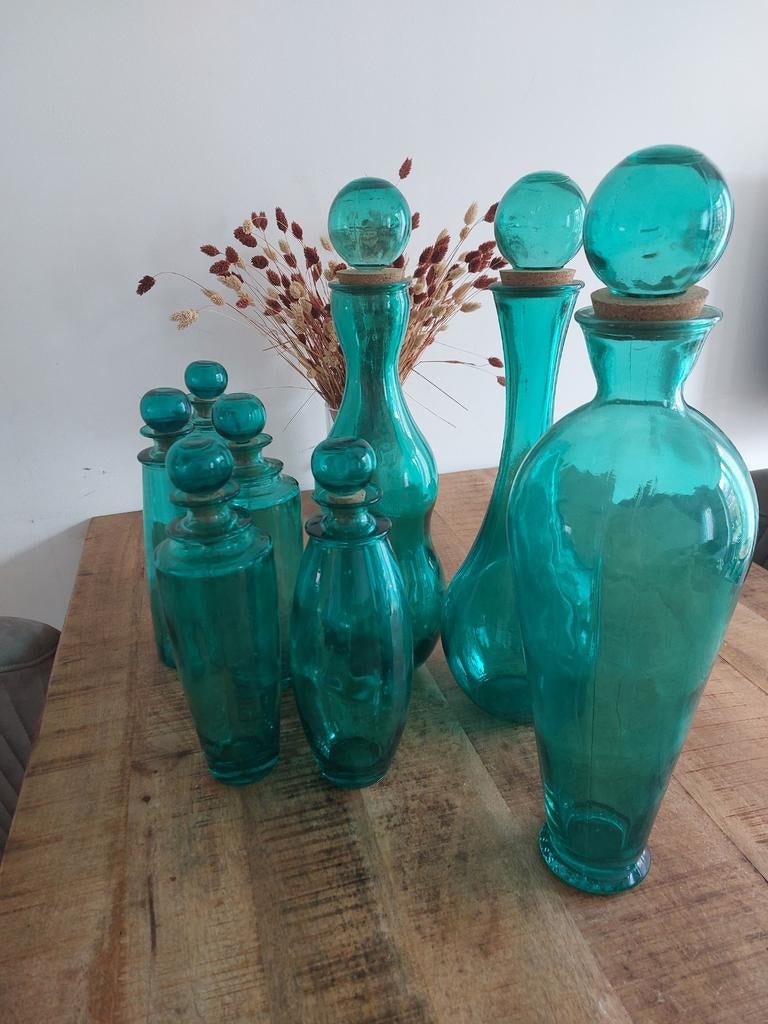 Bel ensemble de vases/bouteilles/carafes en verre vert, Maison & Meubles, Accessoires pour la Maison | Vases, Enlèvement ou Envoi