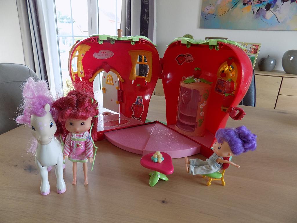 Charlotte aux fraises, Enlèvement