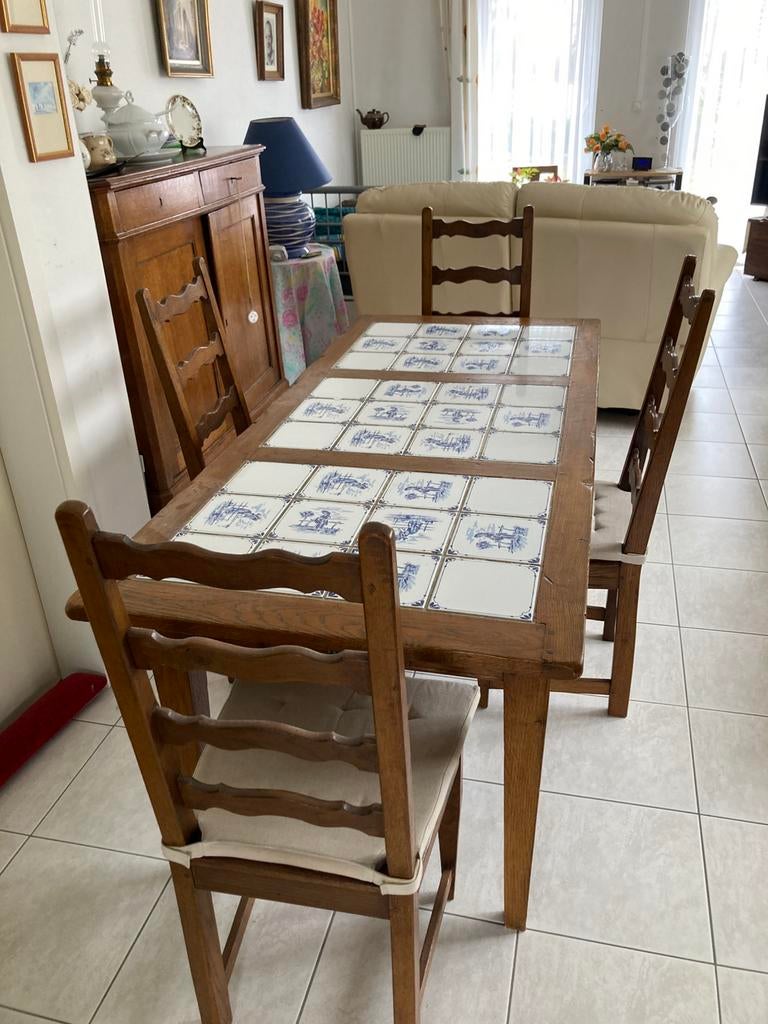 Table ancienne rectangulaire  + 4 chaises anciennes., Maison & Meubles, 150 à 200 cm, Enlèvement, Utilisé, 50 à 100 cm