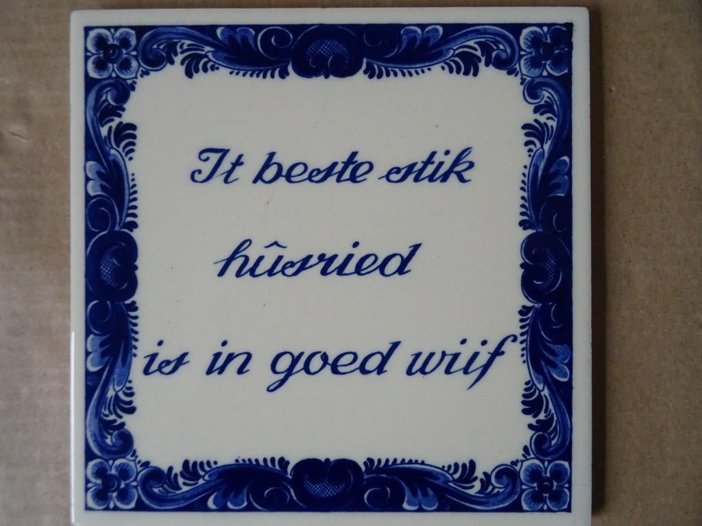 Tuile vintage Frise It beste stik hûsried is in goed wief, Enlèvement ou Envoi