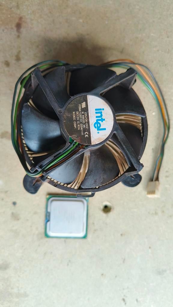 Pentium 4 processor met koeler, Computers en Software, Ophalen of Verzenden, Gebruikt