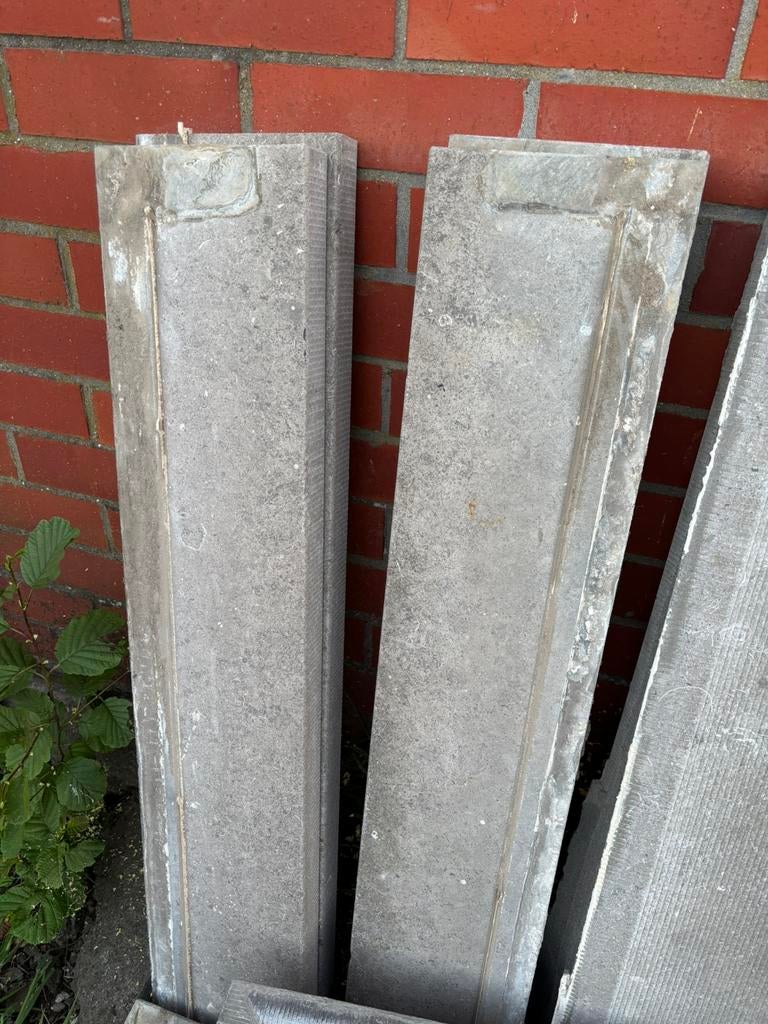 2 identieke arduinen raamdorpels gefrijnd + watergootje, Ophalen, Gebruikt