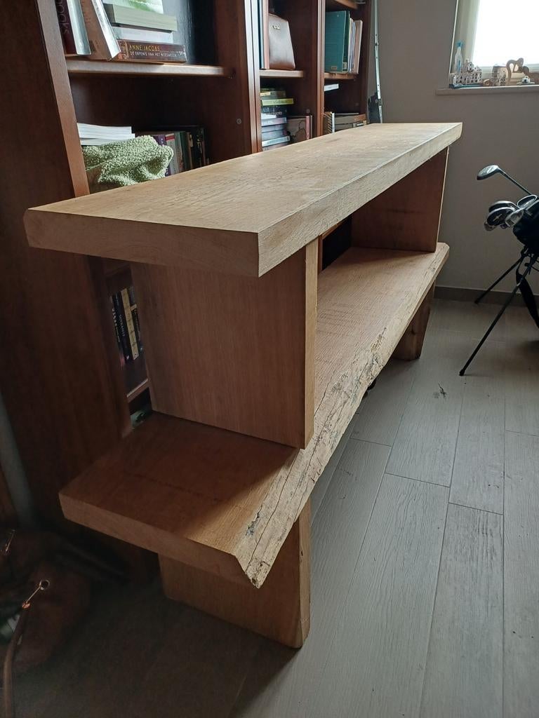 2 massief eiken zitbanken. Boomstambank., Ophalen