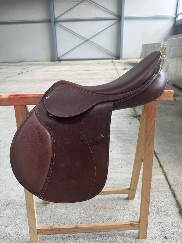 Seabis springzadel, Ophalen, Zo goed als nieuw, Springen