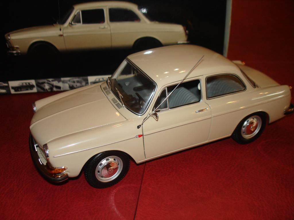 Minichamps pour Volkswagen 1600 L Bj.1970 -- 1/18 --, Hobby & Loisirs créatifs, Voitures miniatures | 1:18, Comme neuf, Voiture