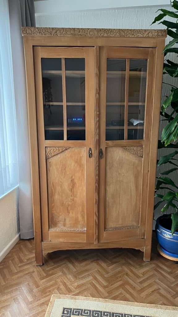 Vitrine en pin, Enlèvement, Pin