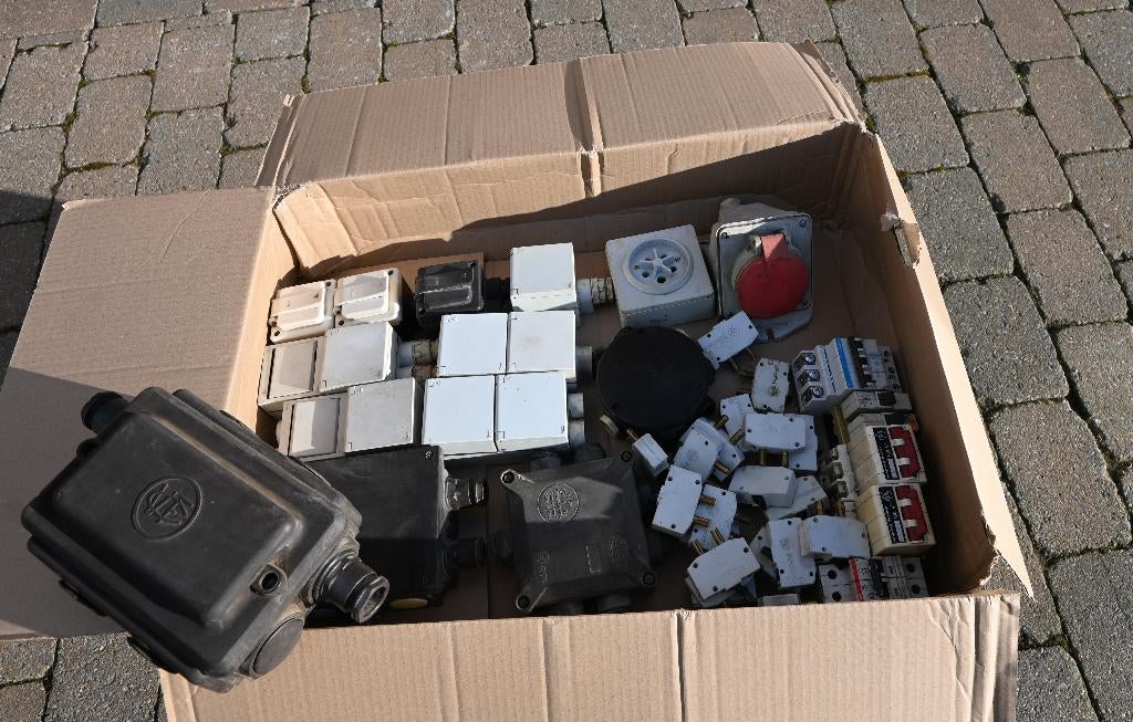 Electrisch materiaal, Ophalen of Verzenden, Gebruikt, Overige typen