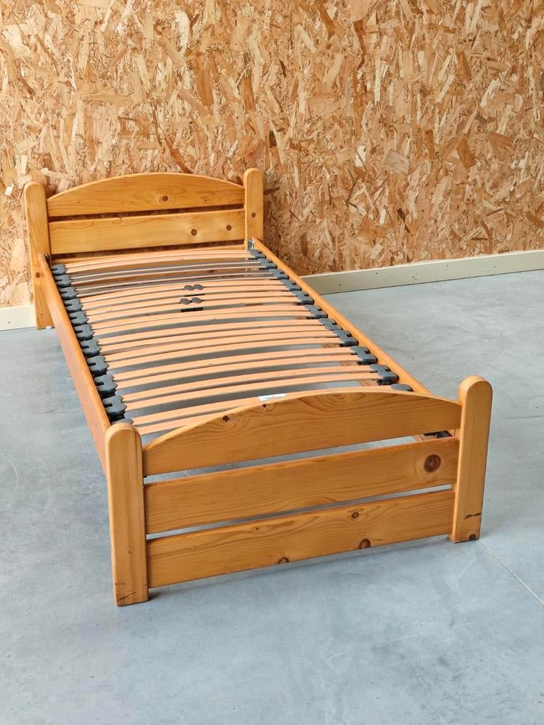Eenpersoonsbed 90x200cm + lattenbodem, Huis en Inrichting, Slaapkamer | Bedden, Ophalen