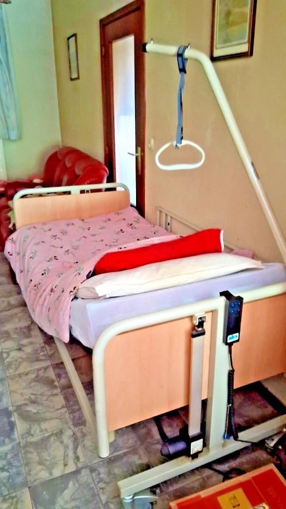 Lit Médicalisé Electrique, Divers, Matériel Infirmier, Enlèvement, Comme neuf