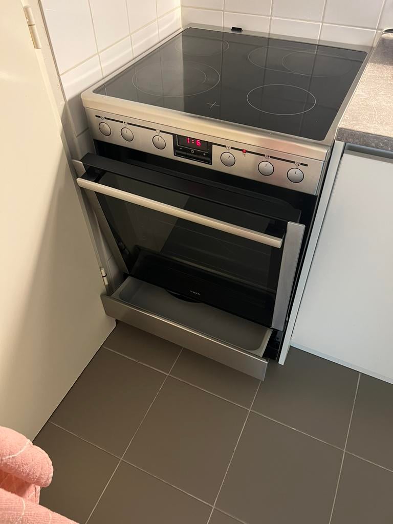 AEG FORNUIS . Niet te wel gebruiken bijna nieuwe., Elektronische apparatuur, Fornuizen, Ophalen of Verzenden, Zo goed als nieuw