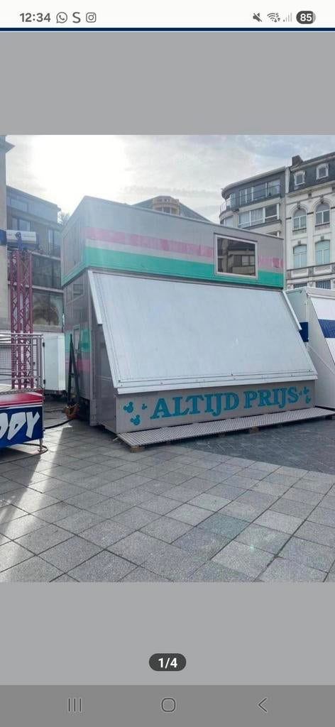 Manège forain avec maison à vendre