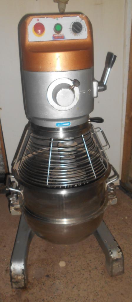 BOULANGERIE plusieurs machines à vendre cause fin activité, Enlèvement