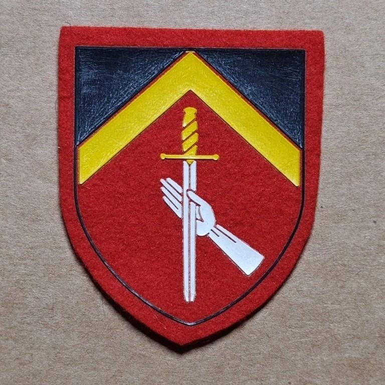 Staf Basis Logistiek, Verzamelen, Militaria | Algemeen, Ophalen of Verzenden, Landmacht, Embleem of Badge