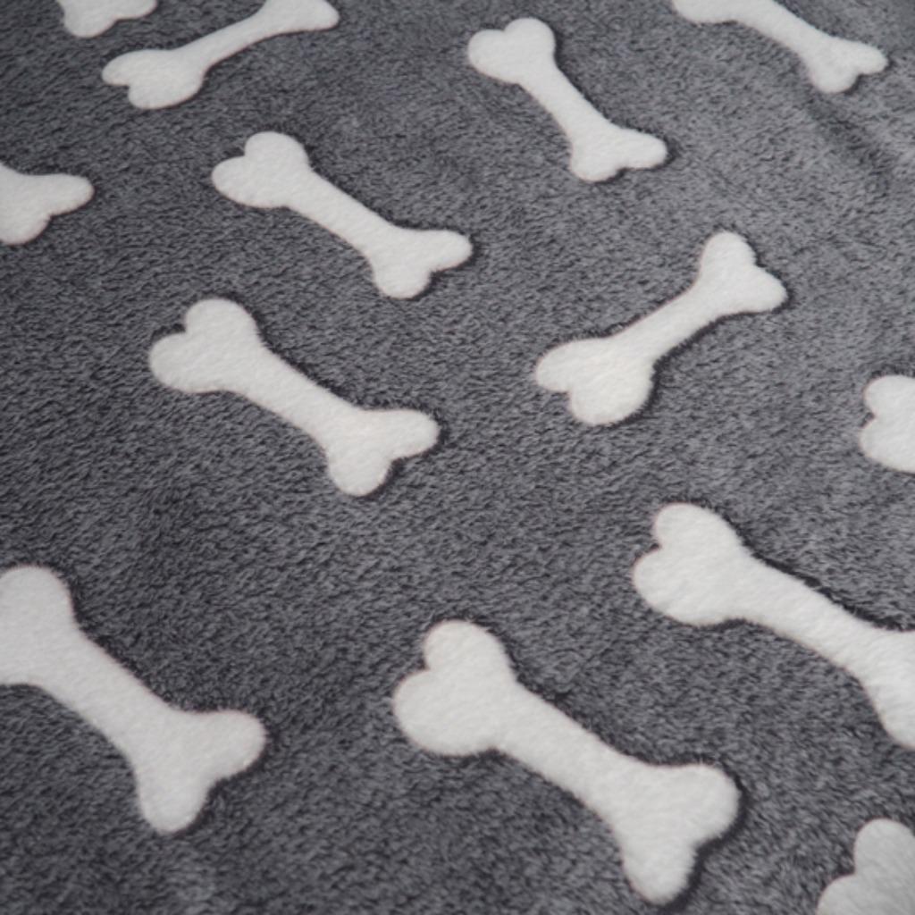 4225) 165x50cm Polaire wellness os de chien blancs sur gris, Neuf, Gris, Enlèvement ou Envoi, 120 cm ou plus