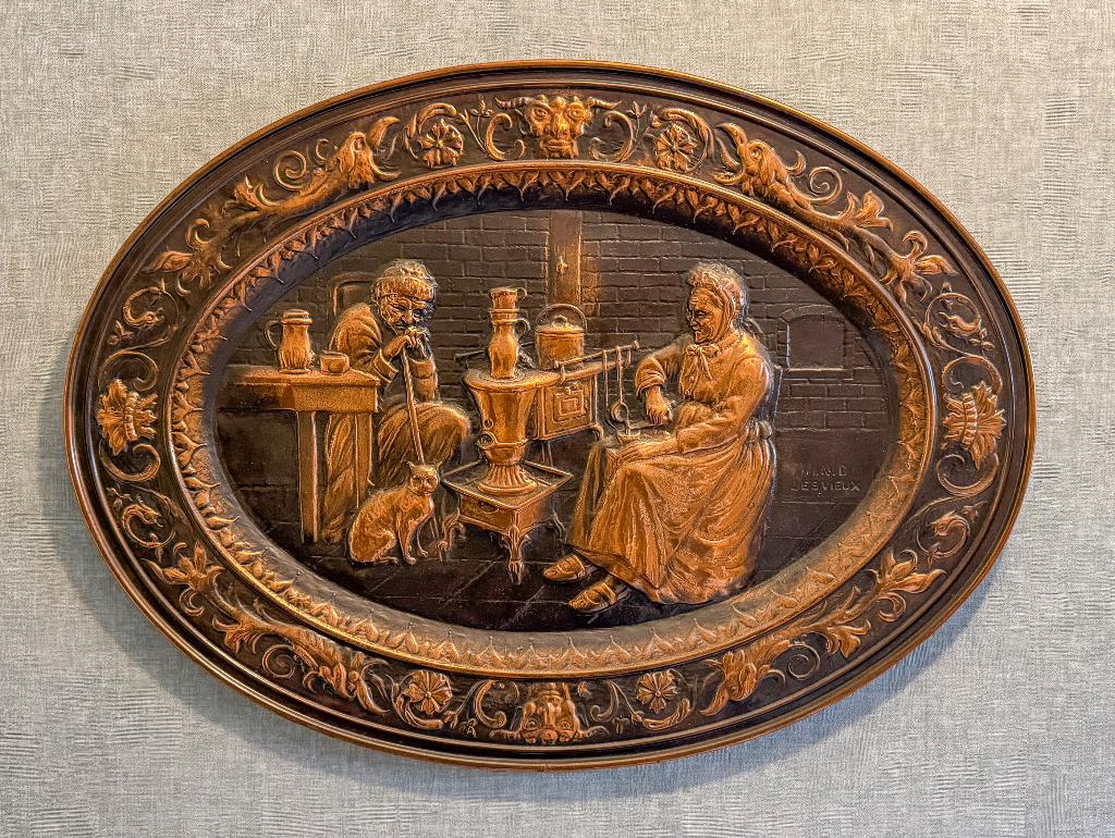 Plaque murale ancienne en cuivre repoussé, Antiquités & Art, Enlèvement, Cuivre