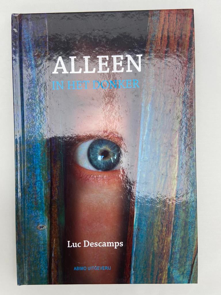 Alleen in het donker Gesigneerd Luc Descamps, Boeken, Ophalen of Verzenden, Gelezen
