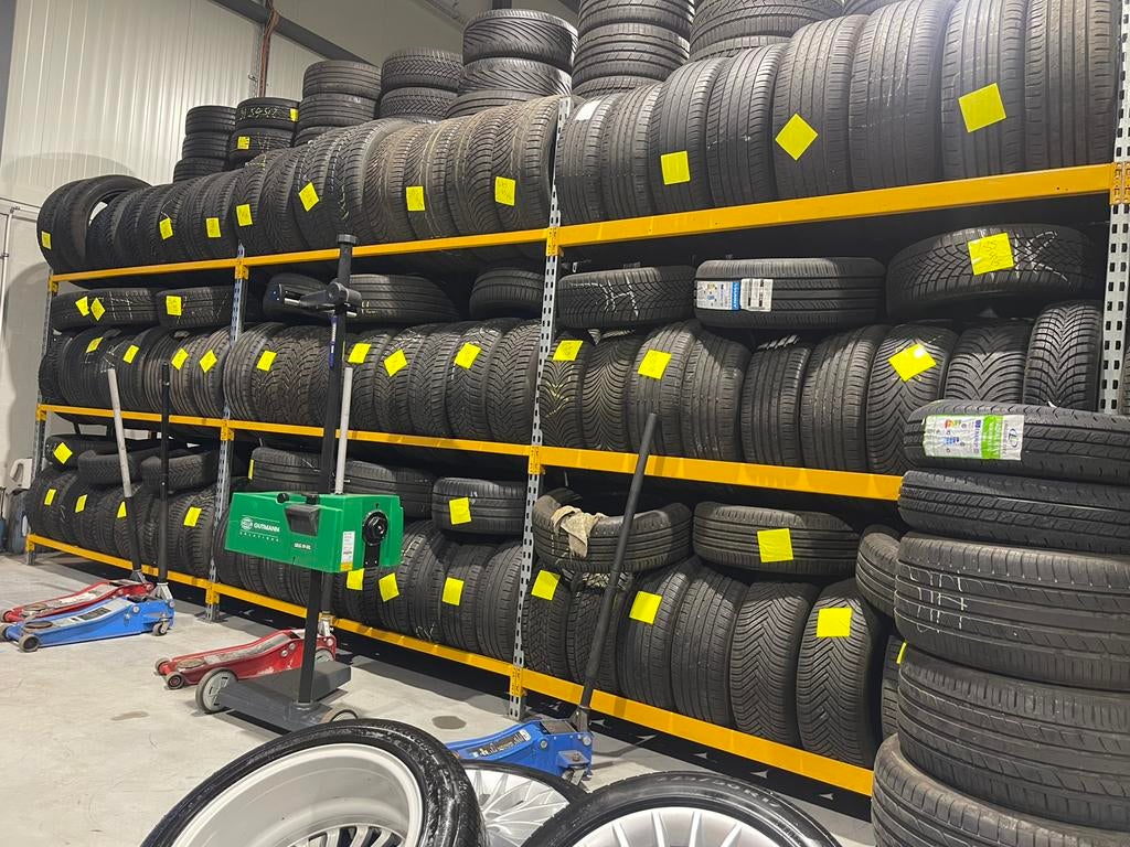 Tweedehands Banden 0493332228, Auto-onderdelen, Sidebars, Ophalen of Verzenden