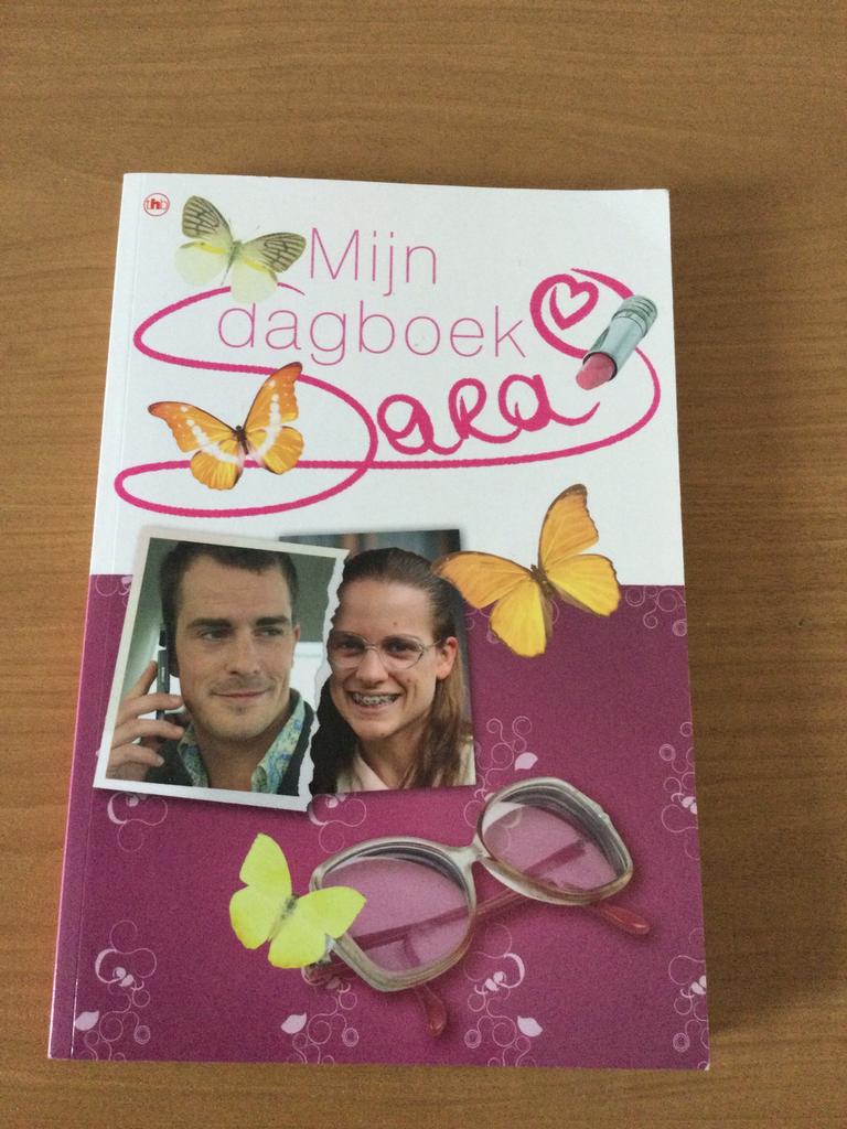 Mijn dagboek "Sara" deel 1 & deel 2 . 2 boeken voor 10 euro., Boeken, Ophalen of Verzenden, Zo goed als nieuw
