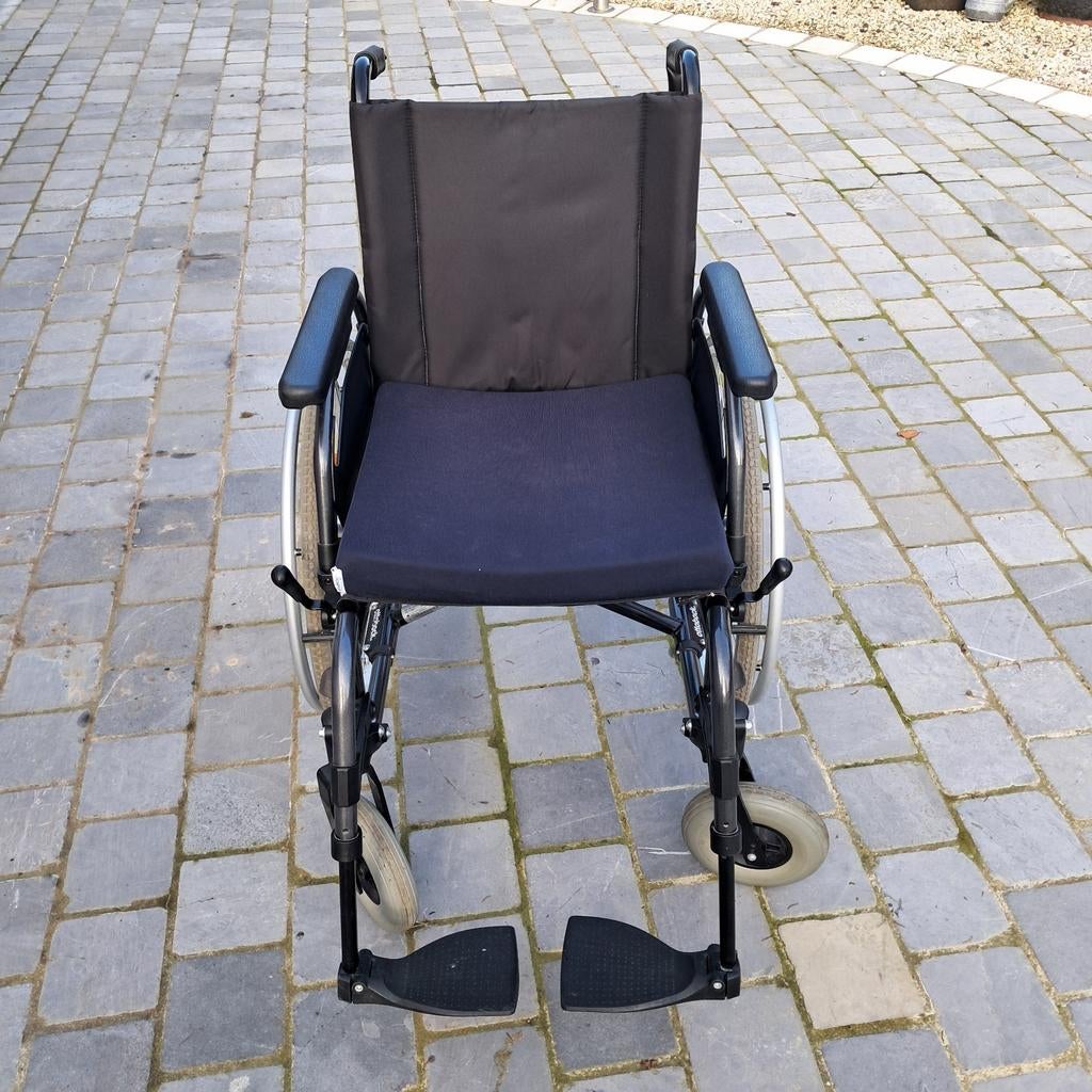 Rolstoel met afneembare voetsteunen ., Enlèvement, Pliant, Utilisé, Fauteuil roulant à pousser