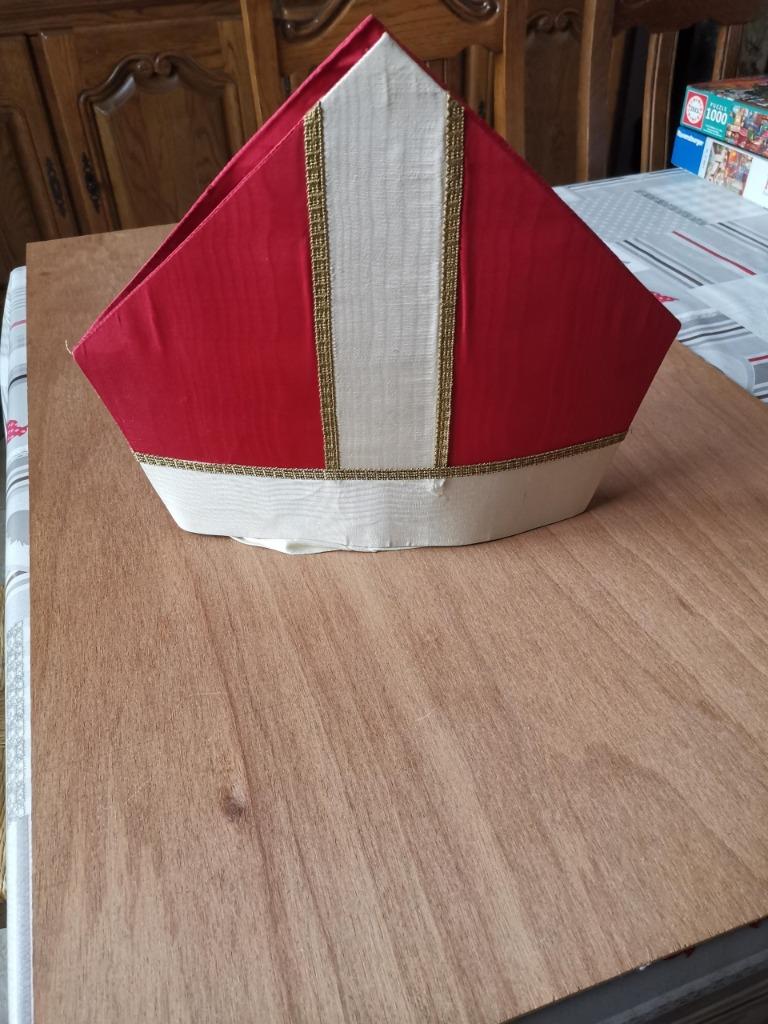 Saint Nicolas, Sinterklaas, Mitre, Enlèvement ou Envoi