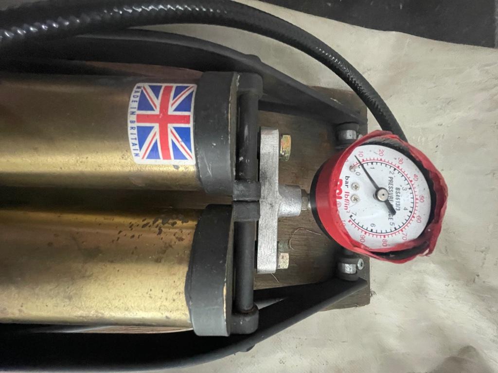 Pomp compressor 2 cilinders, Ophalen, Gebruikt, 6 tot 10 bar