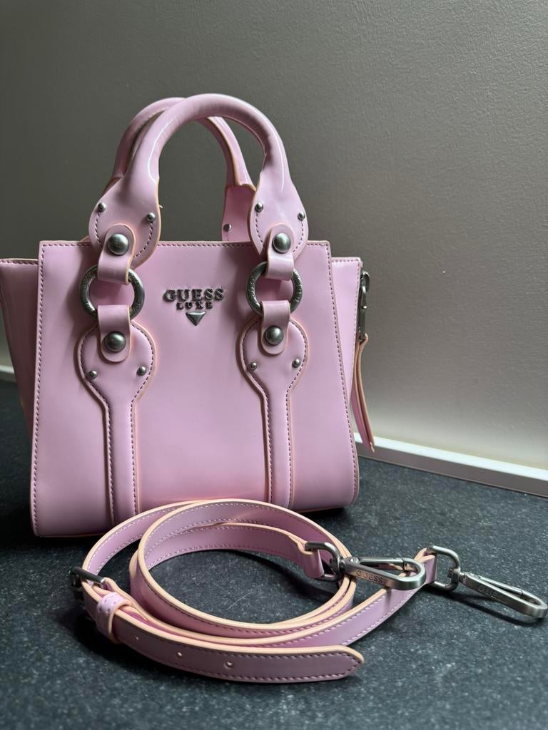 sac à main GUESS Luxe rose – Élégance et praticité !, Enlèvement ou Envoi, Comme neuf, Rose, Sac à main